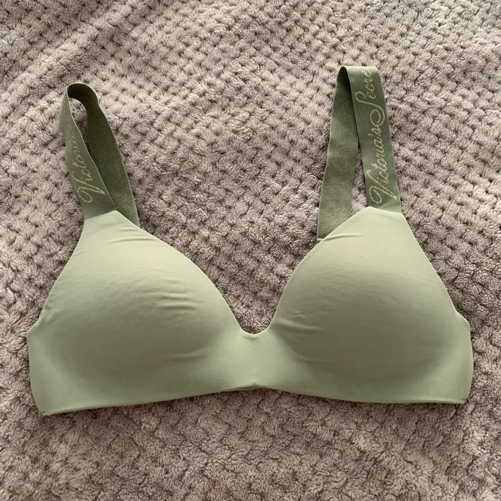 Victoria’s Secret lightly lined wireless bra